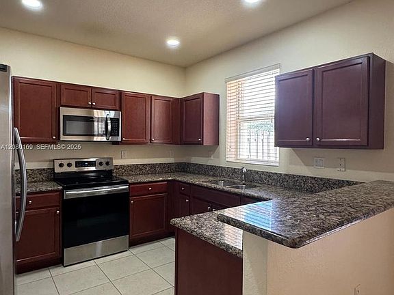4th image of 14720 SW 25th Ln #14720