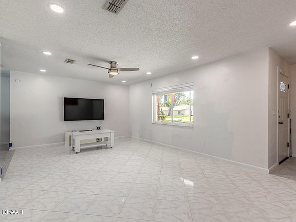 5th image of 6119 Del Mar Dr