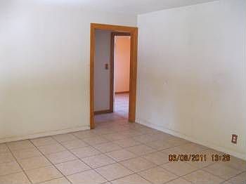 4th image of 4901 Siskiyou Ave