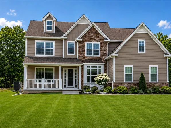 2668 Hollow View Dr, Easton, PA 18040