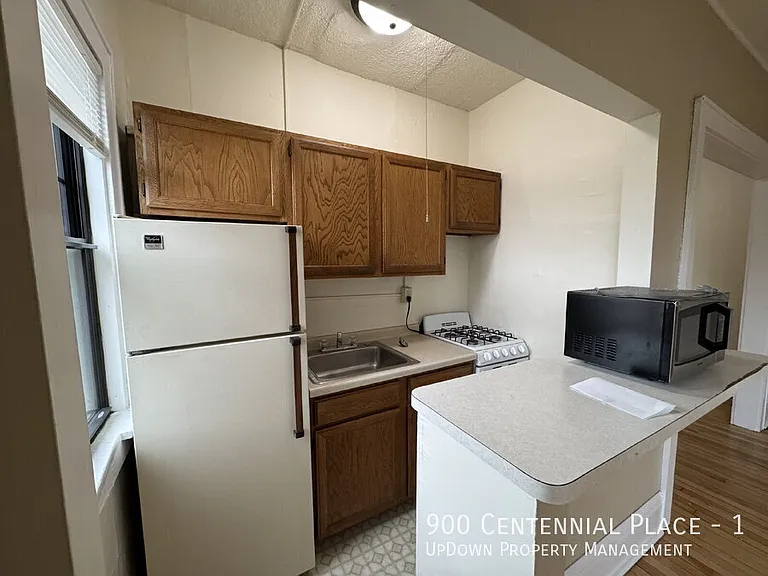 900 Centennial Pl #1 — Photo 5