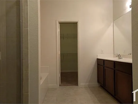 4 bed, 2170 sqft, $2,300 — Photo 4