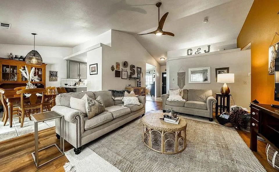 3 bed, 1512 sqft, $2,350 — Photo 3