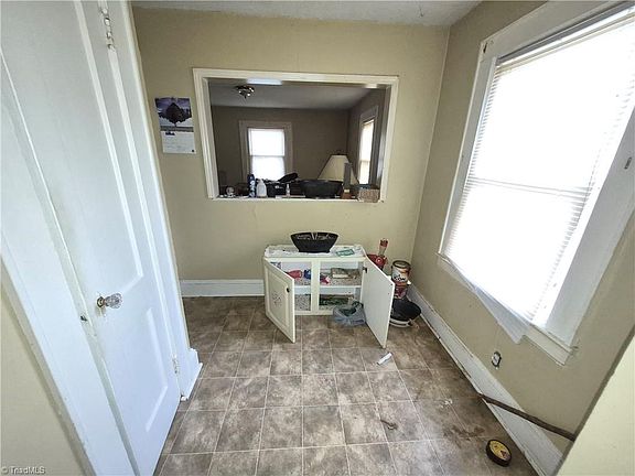 4th image of 1804 Eugene Ave