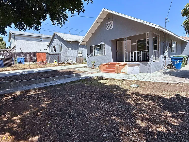 1542 Ricardo St #A — Photo 4
