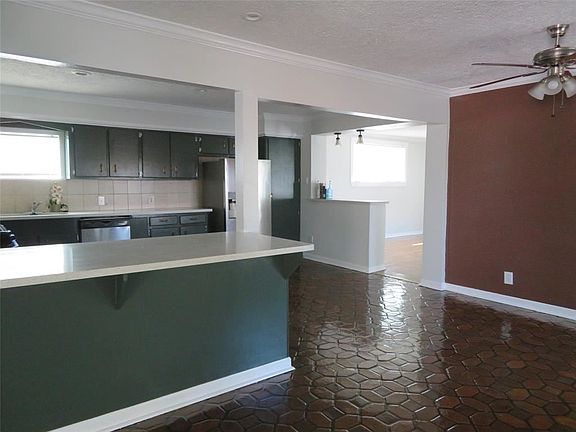 4th image of 5615 Lawson St