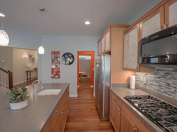 5th image of 883 SE Briarwood Ct