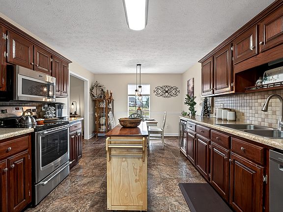 5th image of 1445 Tom Grissom Rd