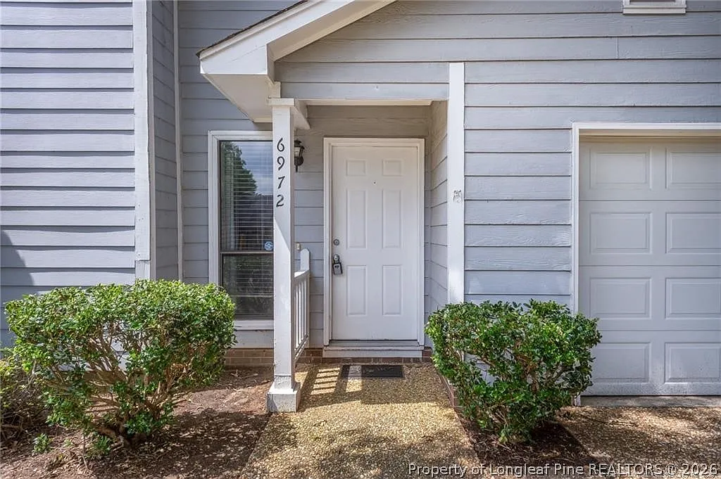 3 bed, 2.0 bath, 1118 sqft, $1,400 — Photo 2