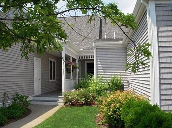 1st image of 631 White Cliff Dr