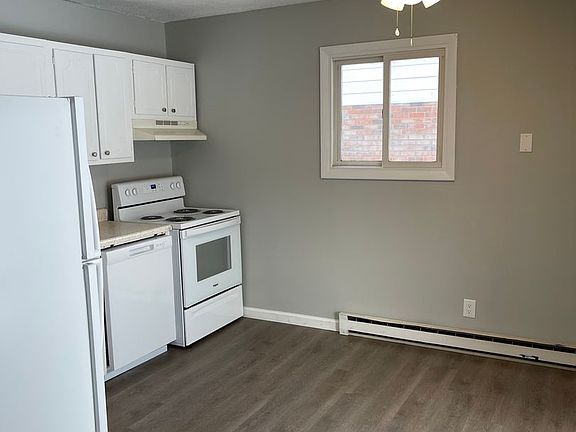 3rd image of 9632-38 Clark St #9642-4