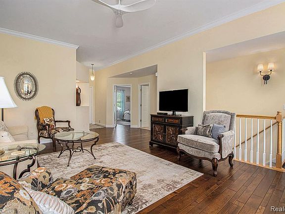 3rd image of 13320 Spruce Ct