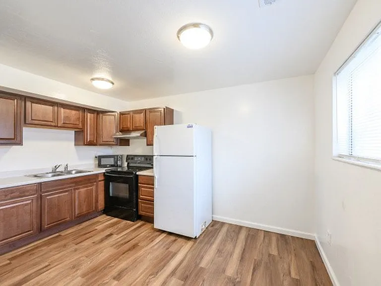 2523 S Lakecrest Dr — Photo 10