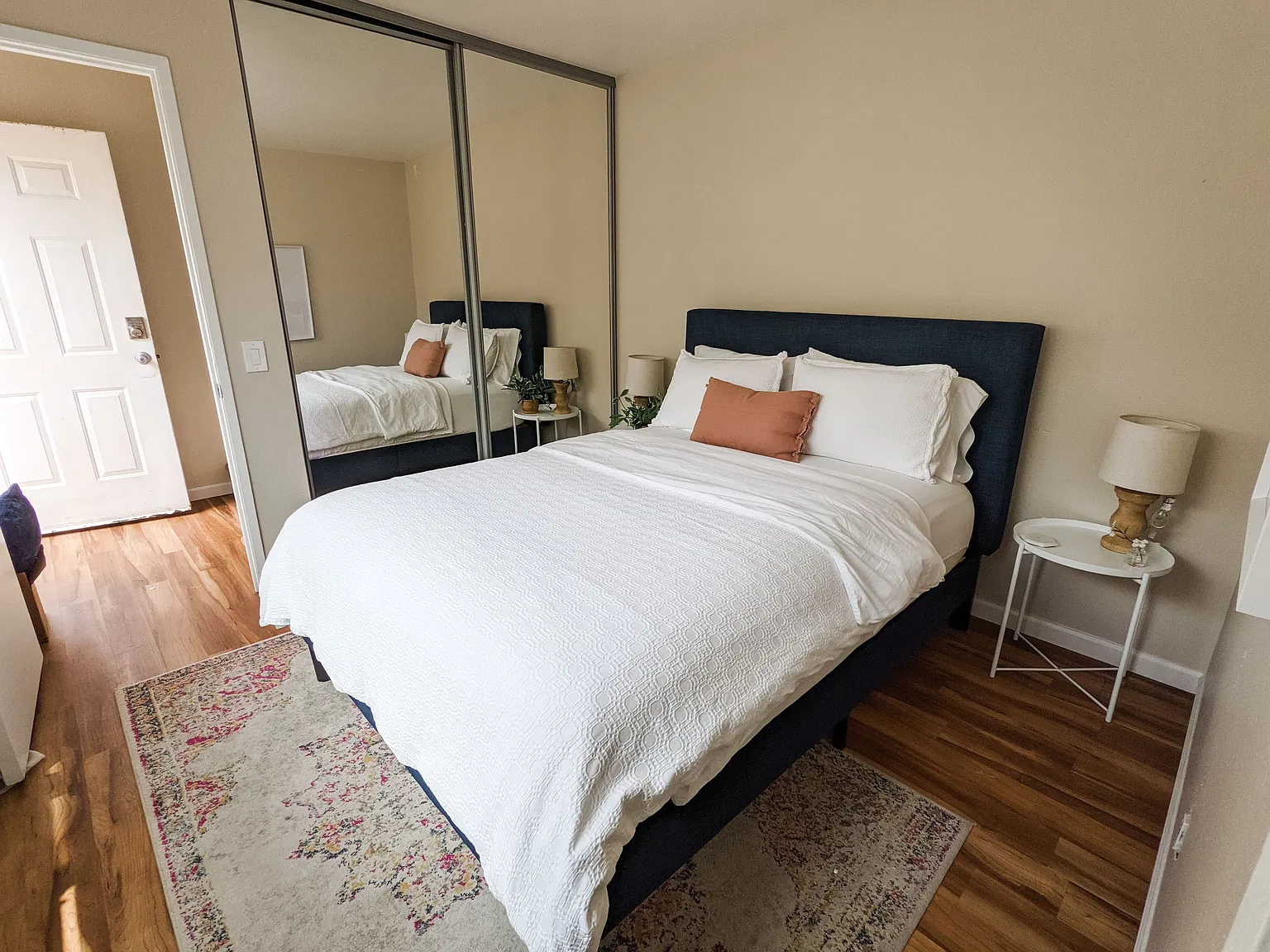 2 bed, $4,300 — Photo 4