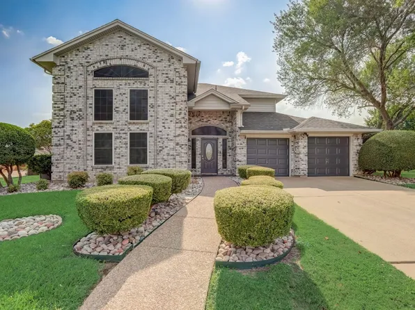 4 Mills Ct, Mansfield, TX 76063
