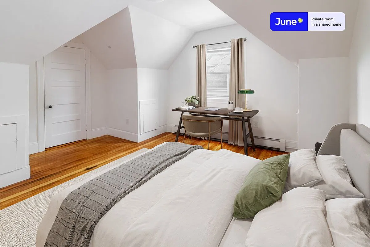 Full bedroom in 7 bed/2 bath home in Brighton #1263 G — Photo 1