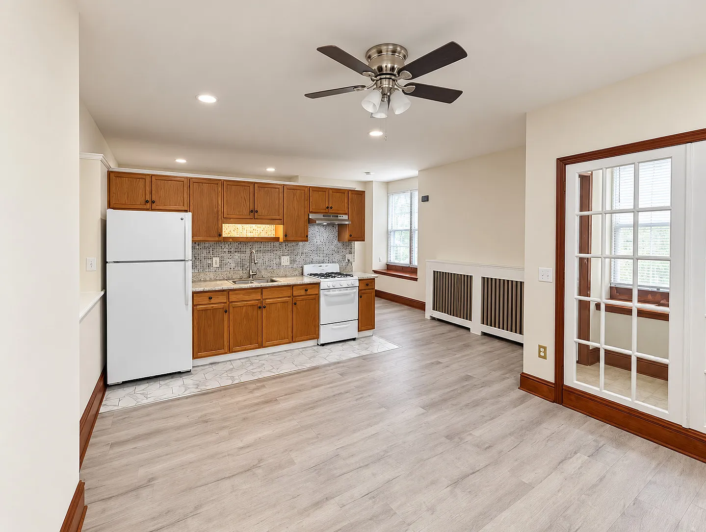 Renovated First-Floor Apartment with Natural Light — Photo 4