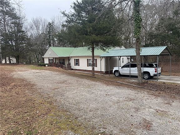 3rd image of 124 Wilderness Trl