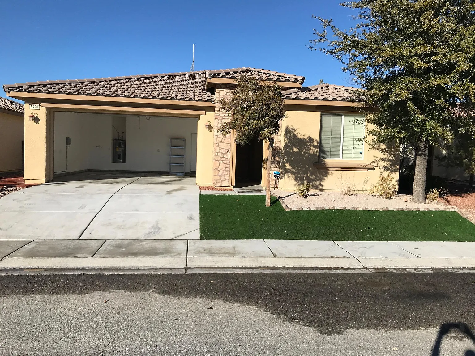 3 bed, 1451 sqft, $1,900 — Photo 4