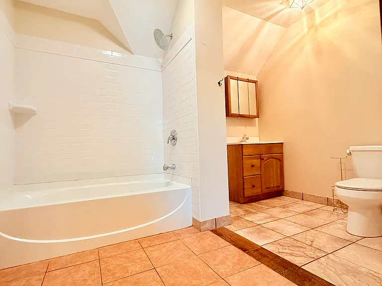 14660 Superior Rd — Photo 17