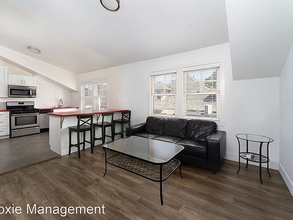 4th image of 1116 W 30th St #11485138