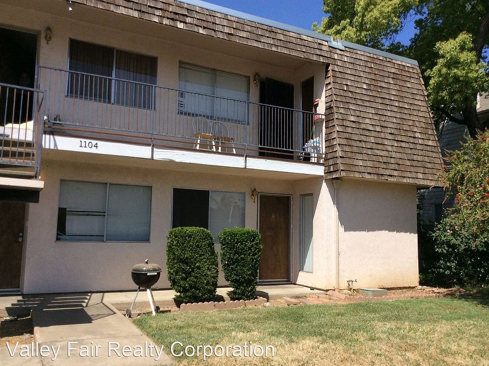 2nd image of 1104 F St #8540206