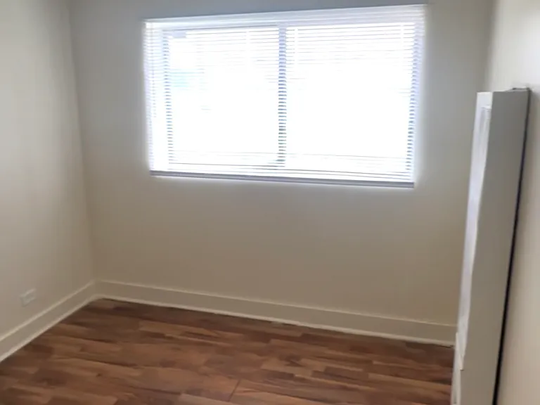 15945 Lexington Ave #9 — Photo 5