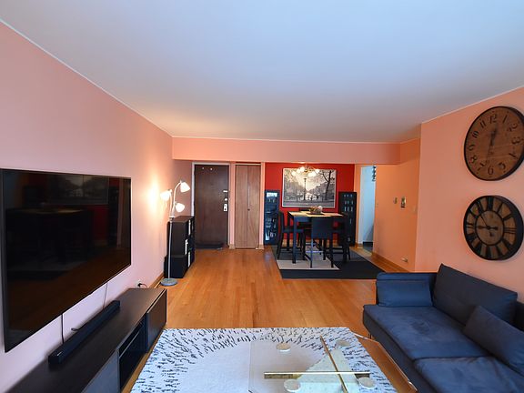 3rd image of 8444 W Wilson Ave Unit 405
