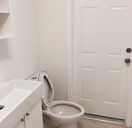 5th image of 2624 Dewey St