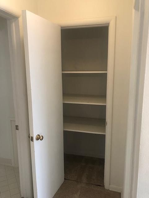 2nd image of 23620 Farmington Rd APT 2