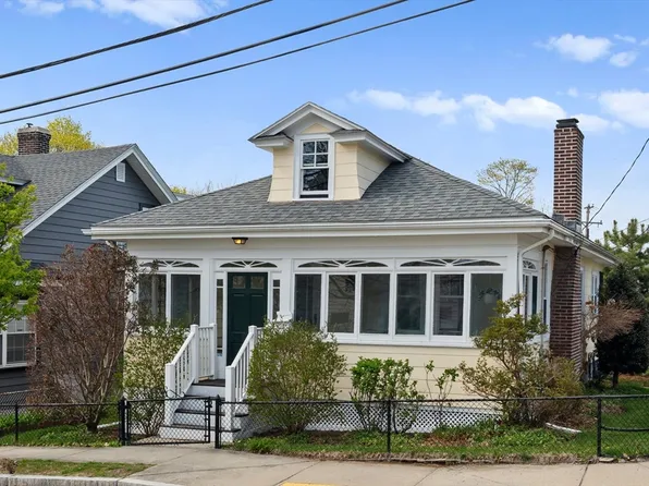 90 Carlisle St, Quincy, MA 02171