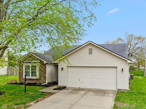 27 Lasalle Ln, Pittsboro, IN 46167