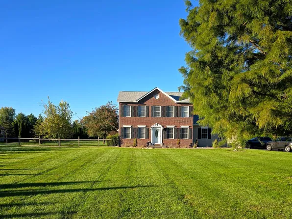 772 Coonpath Rd NE, Lancaster, OH 43130