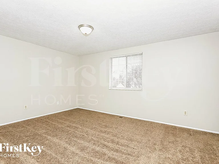 3045 Breed Dr — Photo 10