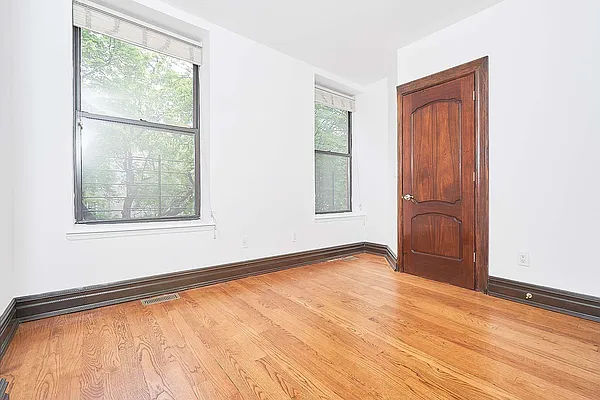 Rented by Compass | media 25