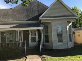 104 E Chickasaw St, Tahlequah, OK 74464