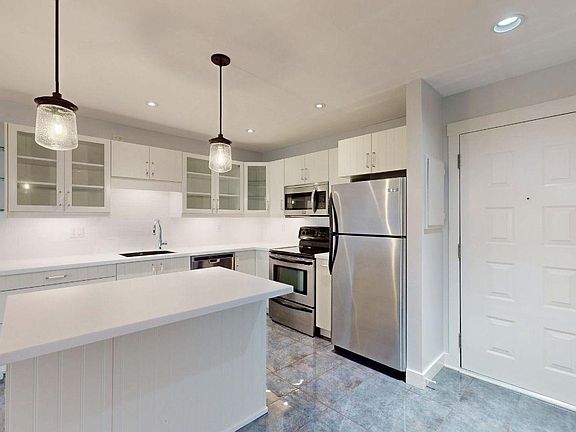 2nd image of 1520 Vidal St #309