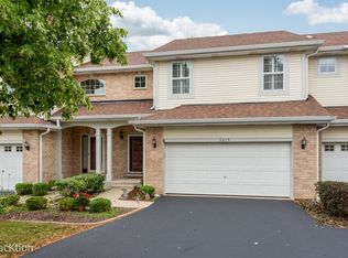 9315 Forest Glen Ct, Darien, IL 60561