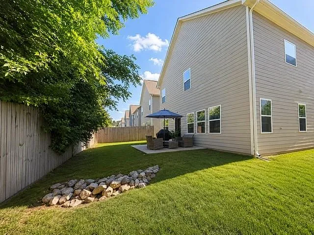 2308 Hastings Manor Ln — Photo 21