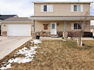 1330 Wisteria Ct, Gillette, WY 82716