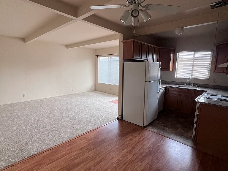 Central Avenue Apartments — Photo 31
