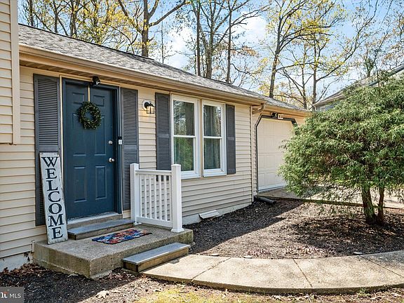 2nd image of 3023 Huntington Cir
