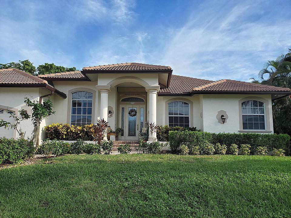 1st image of 571 Diplomat Ct
