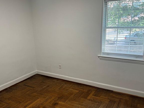 4th image of 1301 N Ode St