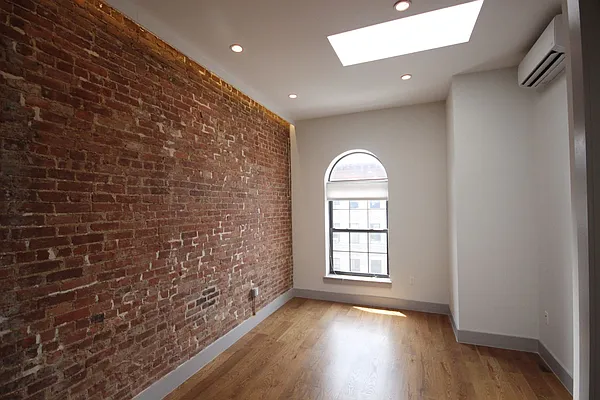Rented by Nooklyn NYC LLC | media 42
