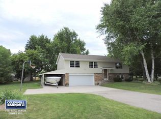 1144 Honey Creek Rd, Oshkosh, WI 54904