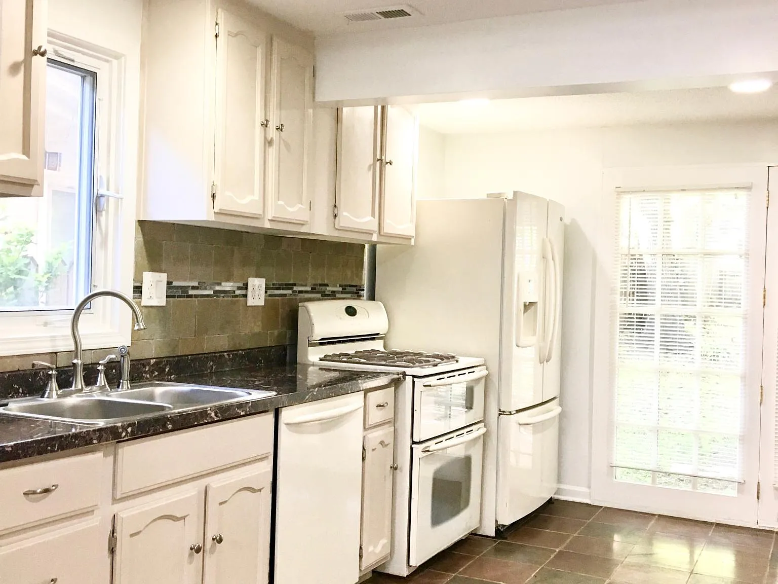 1714 W 41st Street — Photo 3
