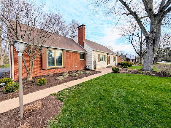 4th image of 317 Cedar Brook Ln