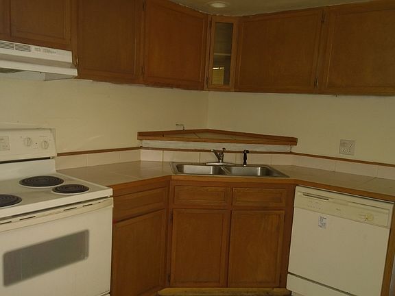5th image of 1754 Catalina Blvd