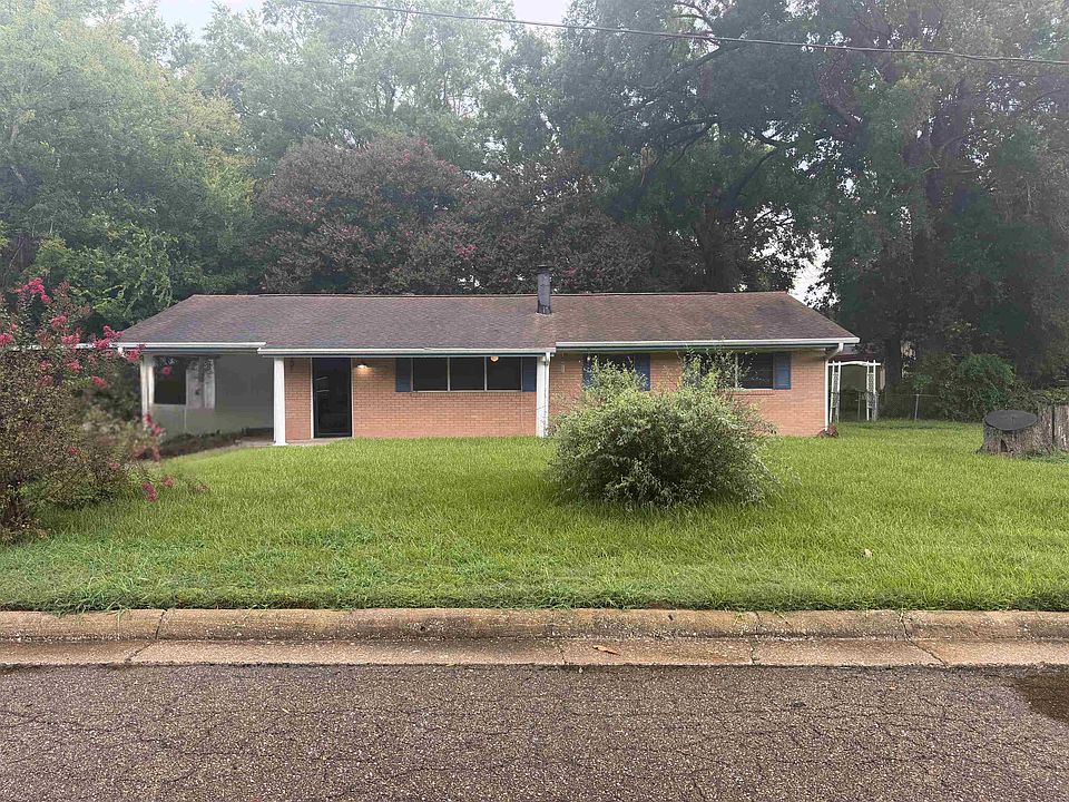 1st image of 1008 College Cir